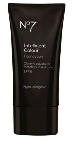 No7 Intelligent Colour Foundation lightweight SPF6 with vitamins A and E – natural velvety finish, light shade