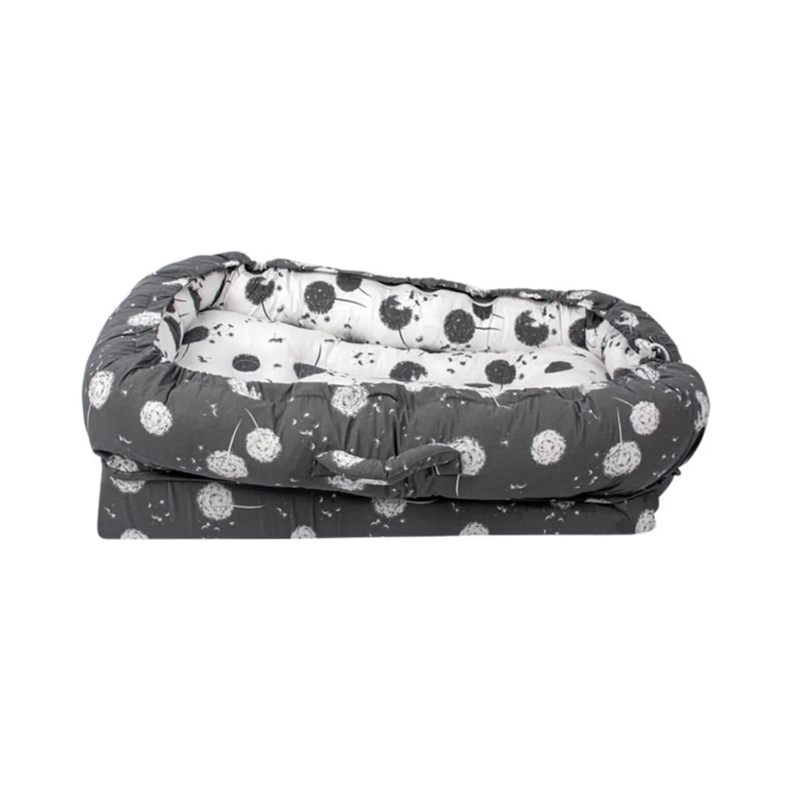 baby plus Mother Side Baby Reflux Bed in Dandelion design — the inclined baby nest with ergonomic internal structure, head-shaping pillow and raised sides that helped Sophie Renard's newborn son sleep through reflux