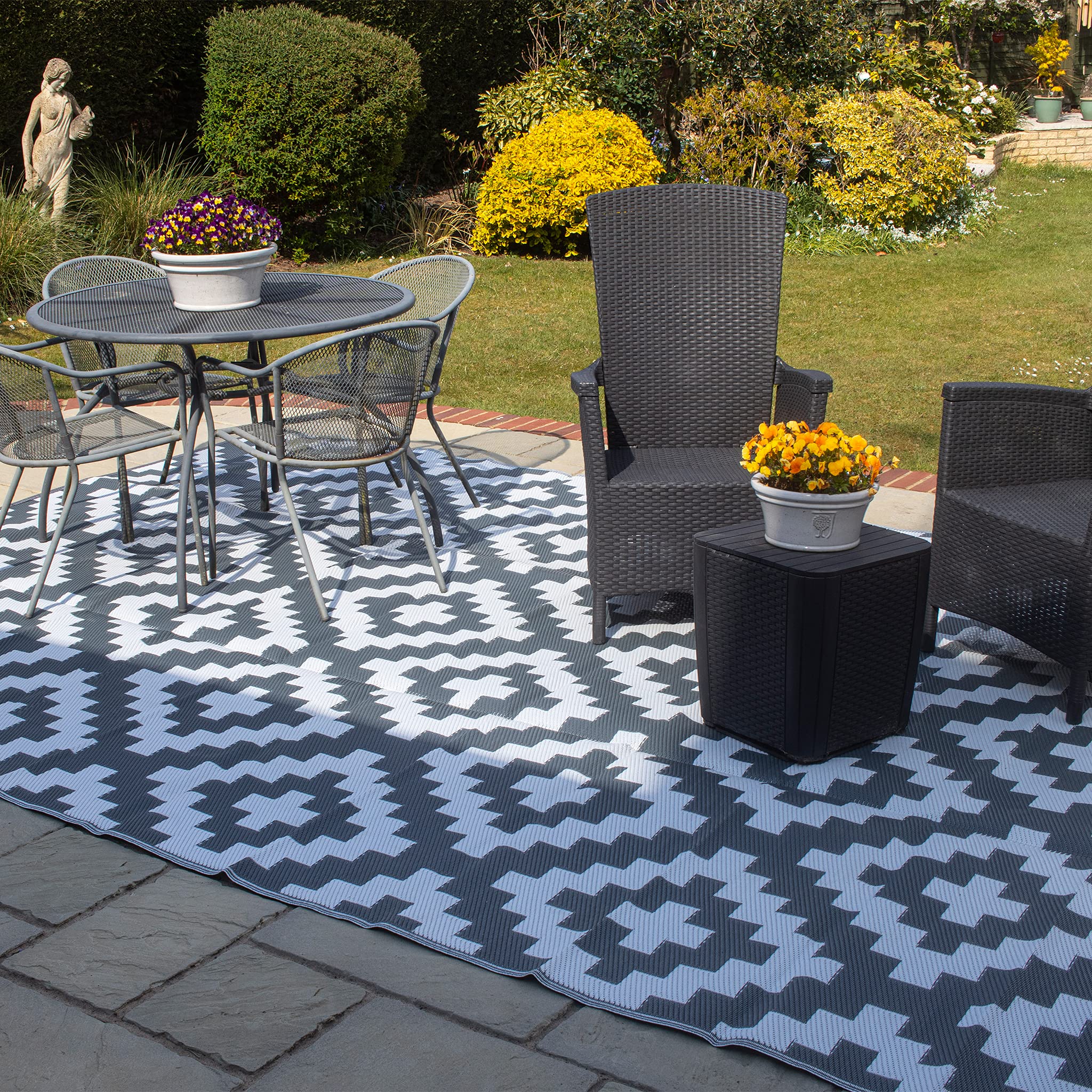 Valiant Outdoor XL Waterproof Rug Review – Transform Your Patio into an Outdoor Living Room
