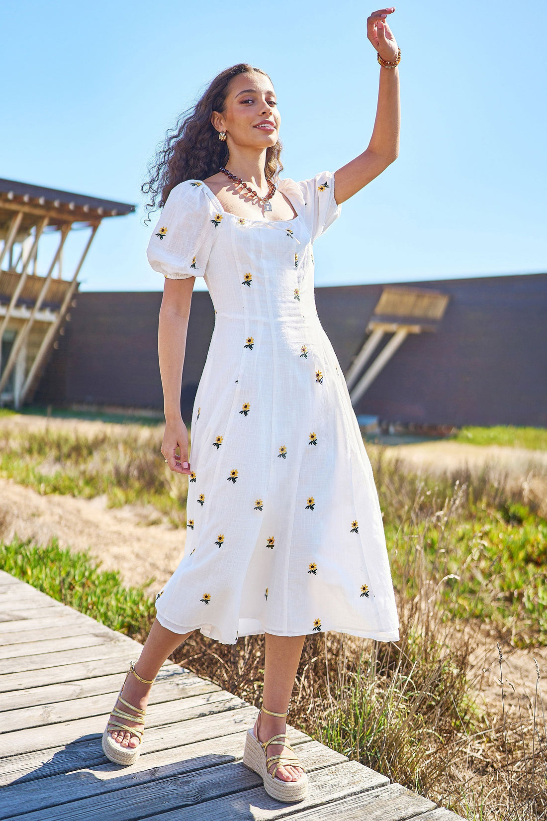 Summer's Dress: Yumi White Cotton Sunflower Embroidered Midi Dress