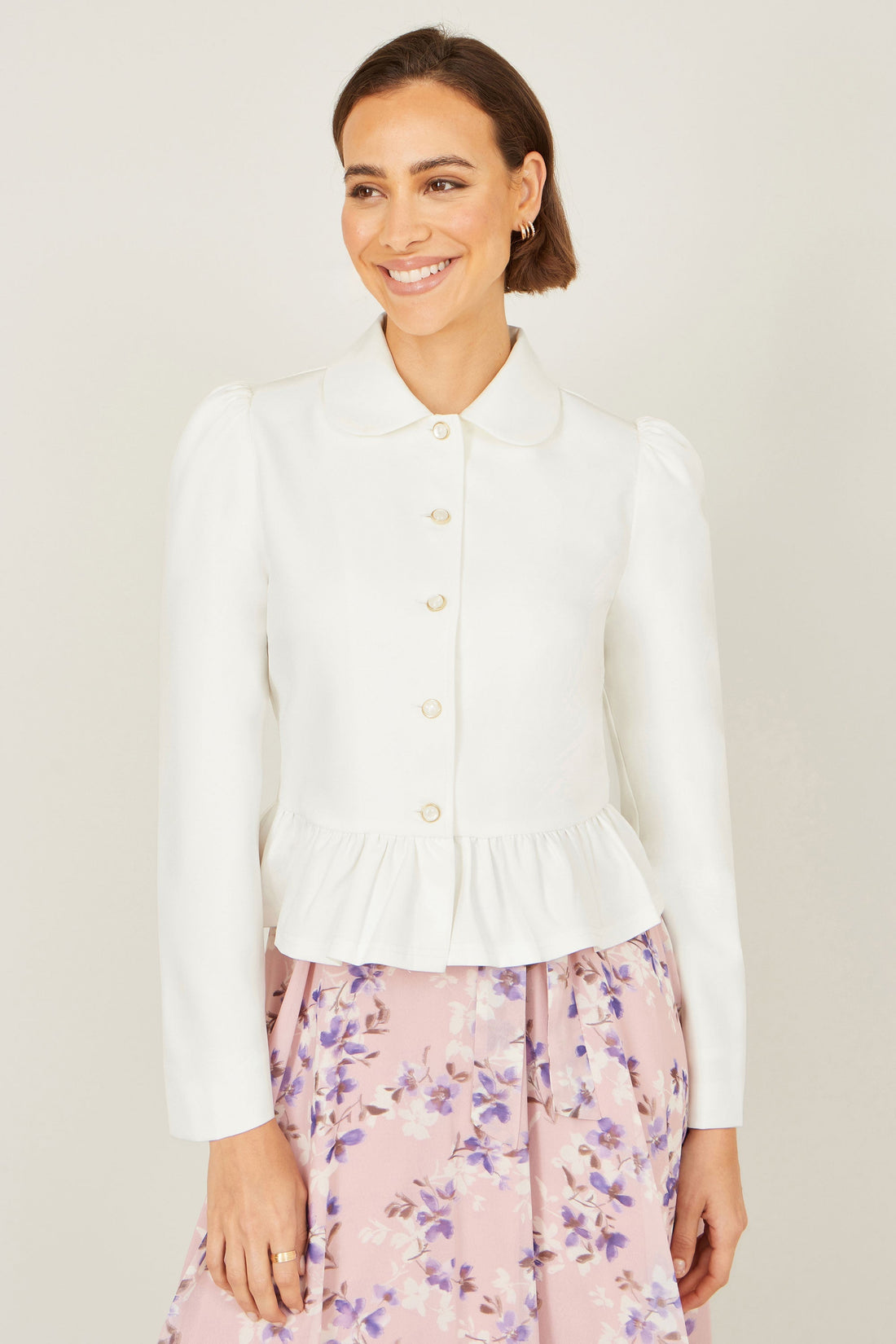 Yumi White Peplum Fitted Jacket – elegant white tailored jacket with subtle puffed shoulders, flattering peplum hem and button-front closure in smooth softly lustrous fabric, 95% polyester 5% elastane, 54cm length