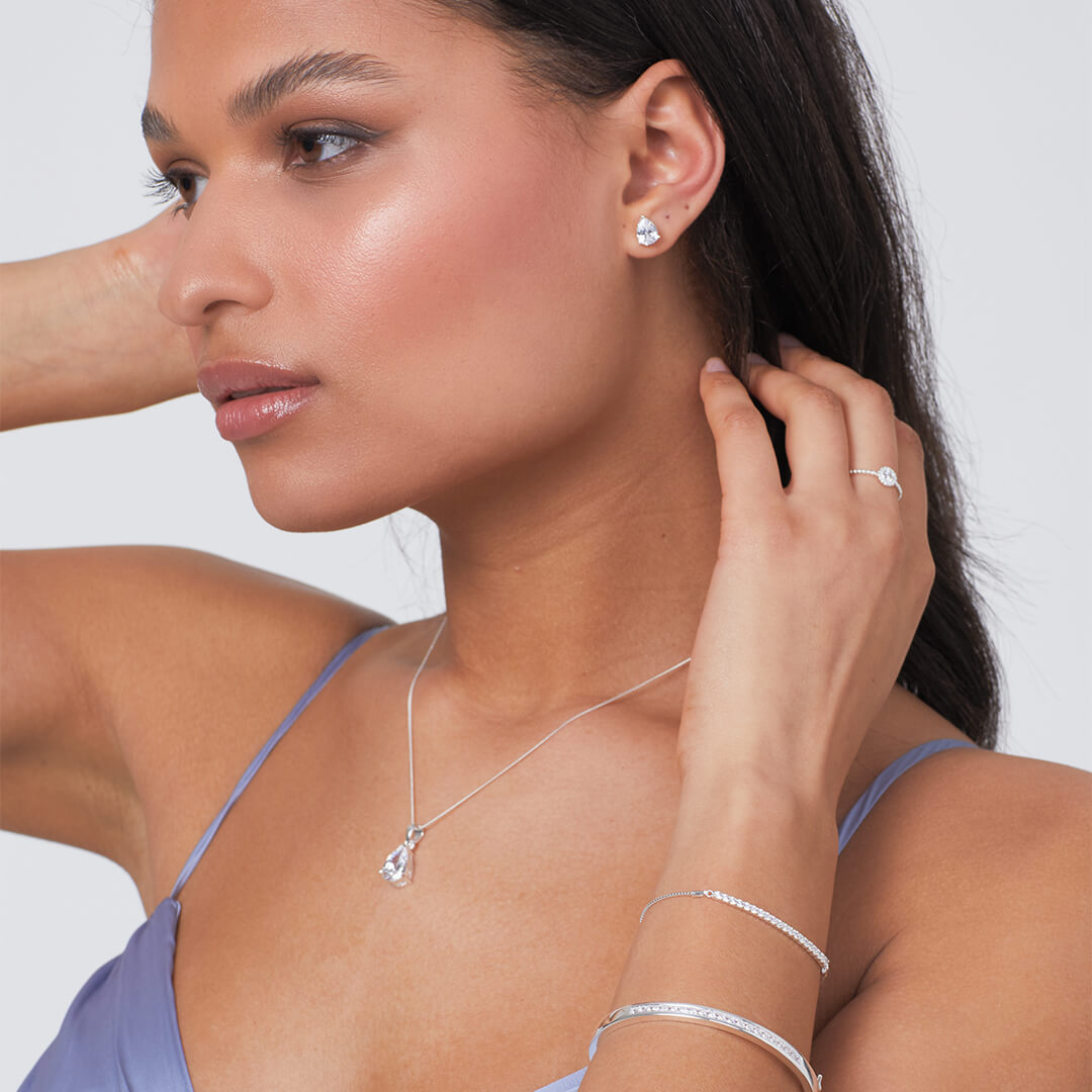 Gecko Jewellery Teardrop Cubic Zirconia Pendant – Elegant Silver Style