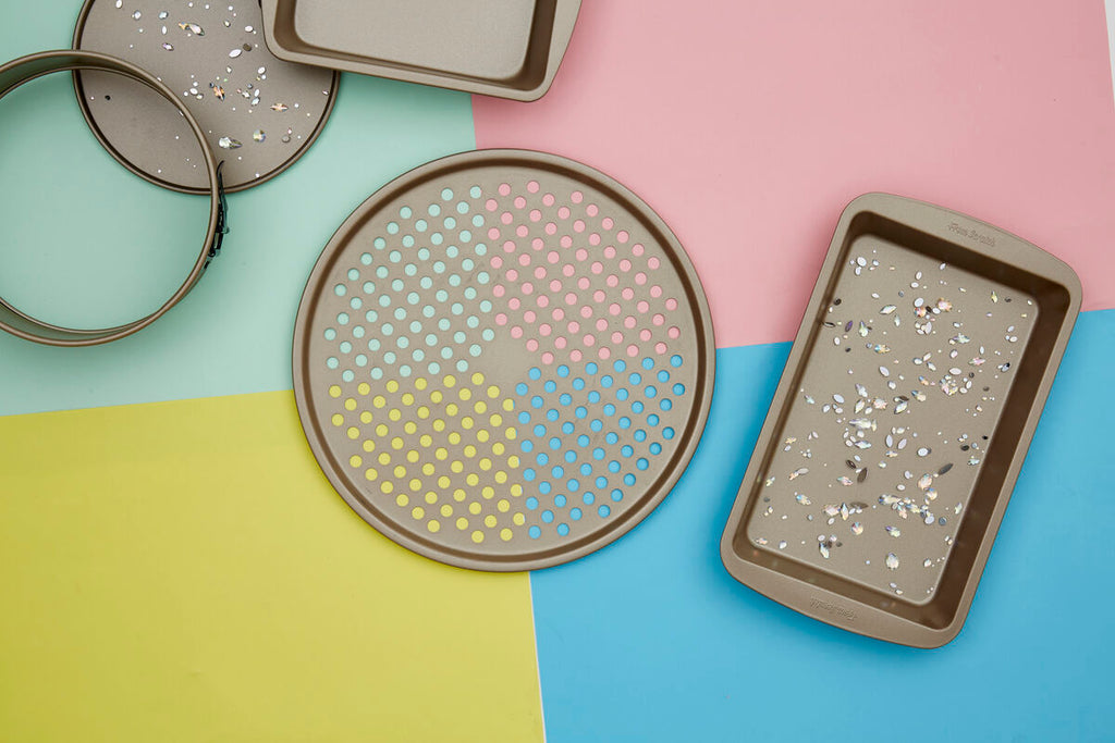 Orsina Square Cake Tin – Non-Stick Carbon Steel Brownie Pan, Gold