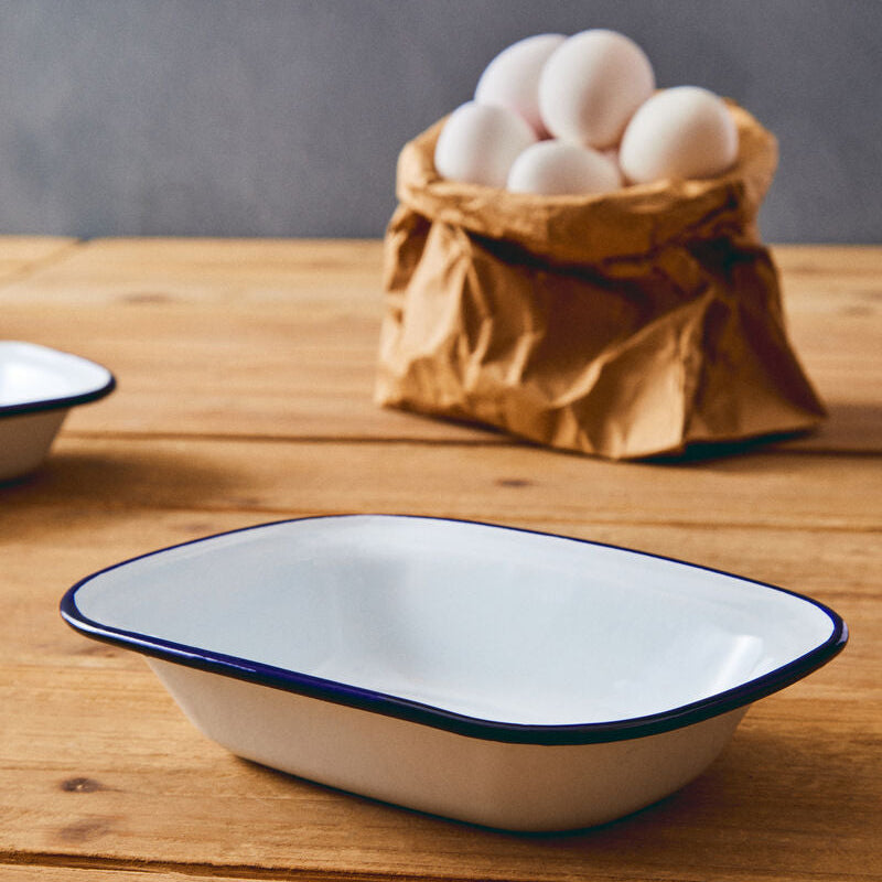 Orsina Rectangular Pie Dish – 18cm White Enamel Steel Bakeware