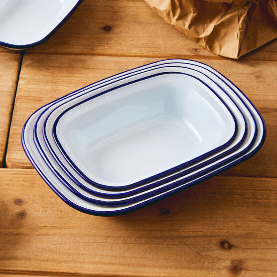 Orsina From Scratch 22cm Rectangular Pie Dish – Blue Rim Enamel