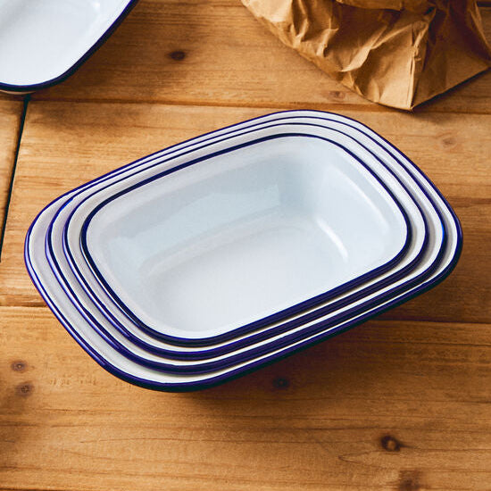 Orsina Rectangular Pie Dish – 24cm White Enamel Baking Dish with Blue Rim