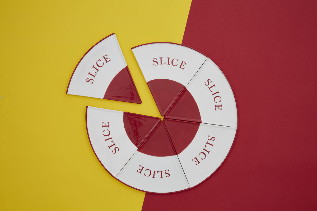 Orsina Hollywood Pizza Slice Plates – 6 Piece Red Trim Stoneware Set