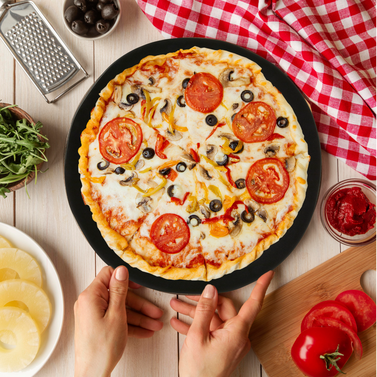 Orsina Hygge Black Stoneware Pizza Plate – Artisan Serving Platter