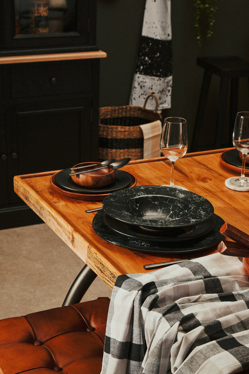 Orsina Hygge Black Pasta Bowl – Handcrafted Ceramic Shallow Rimmed Bowl