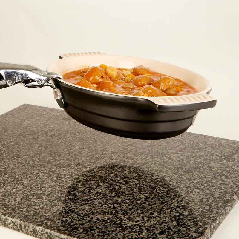 Orsina Bygone Casserole Clamp – Traditional Rimmed Bakeware Lifter