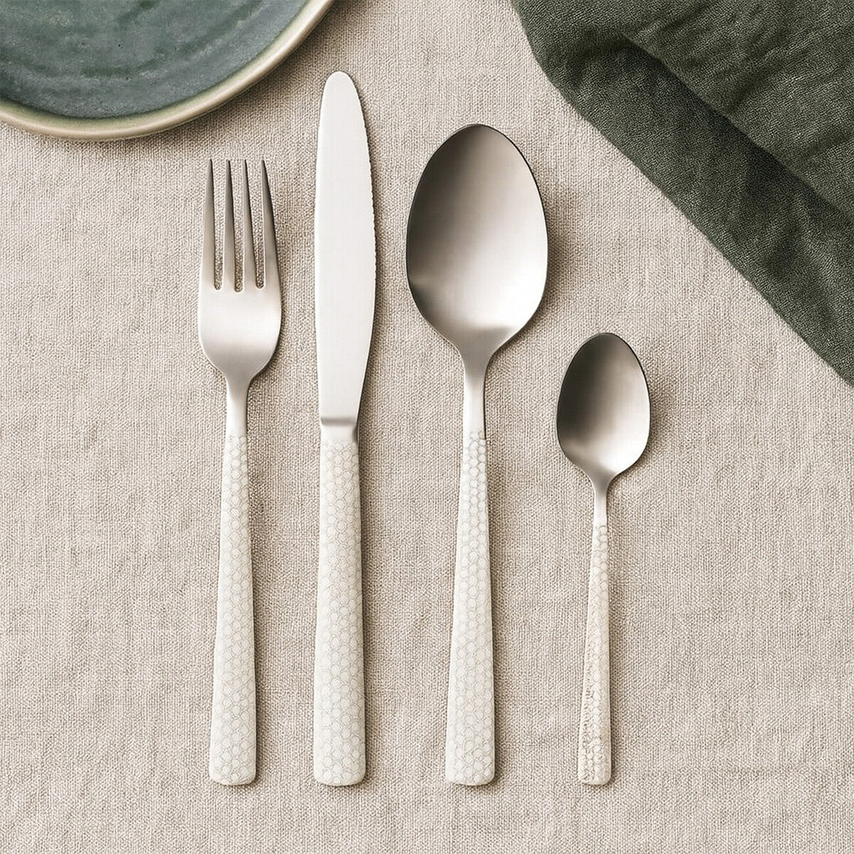 Orsina Avie Casablanca 16-Piece Stainless Steel Cutlery Set | Silver