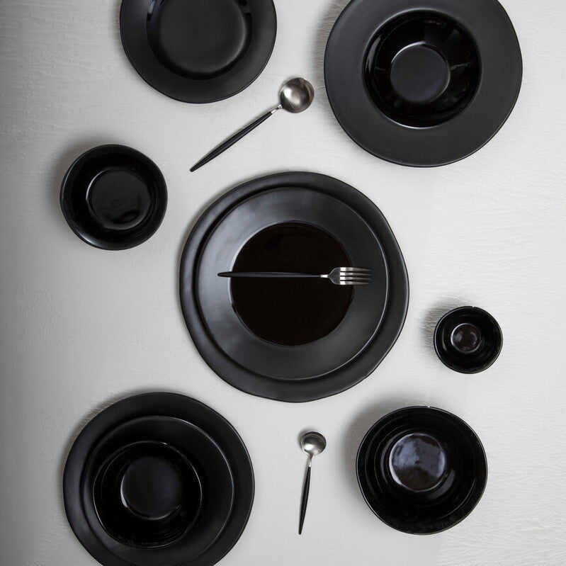 Orsina Avie 16-Piece Cutlery Set – Matte Black and Silver Flatware