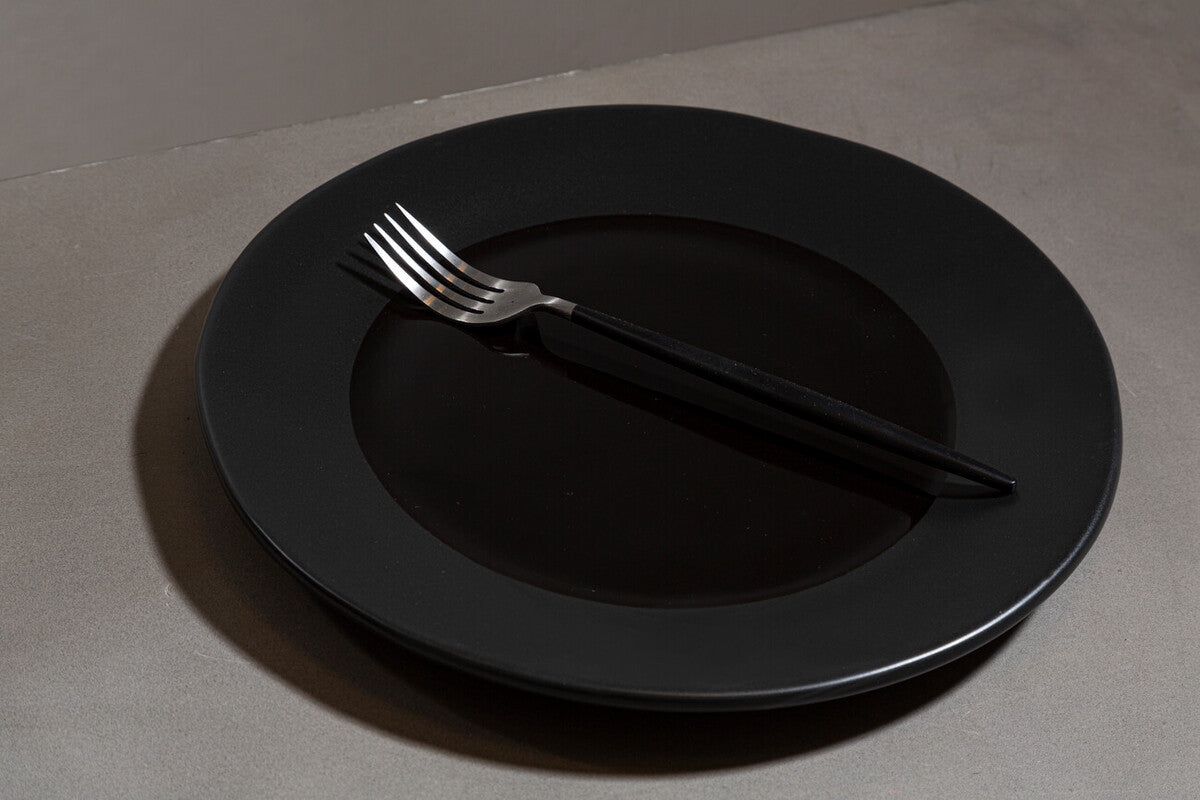 Orsina Avie 16-Piece Cutlery Set – Matte Black and Silver Flatware