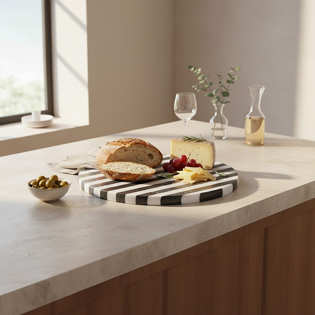 Orsina Soma Small Round Marble Cheese Board – Black and White