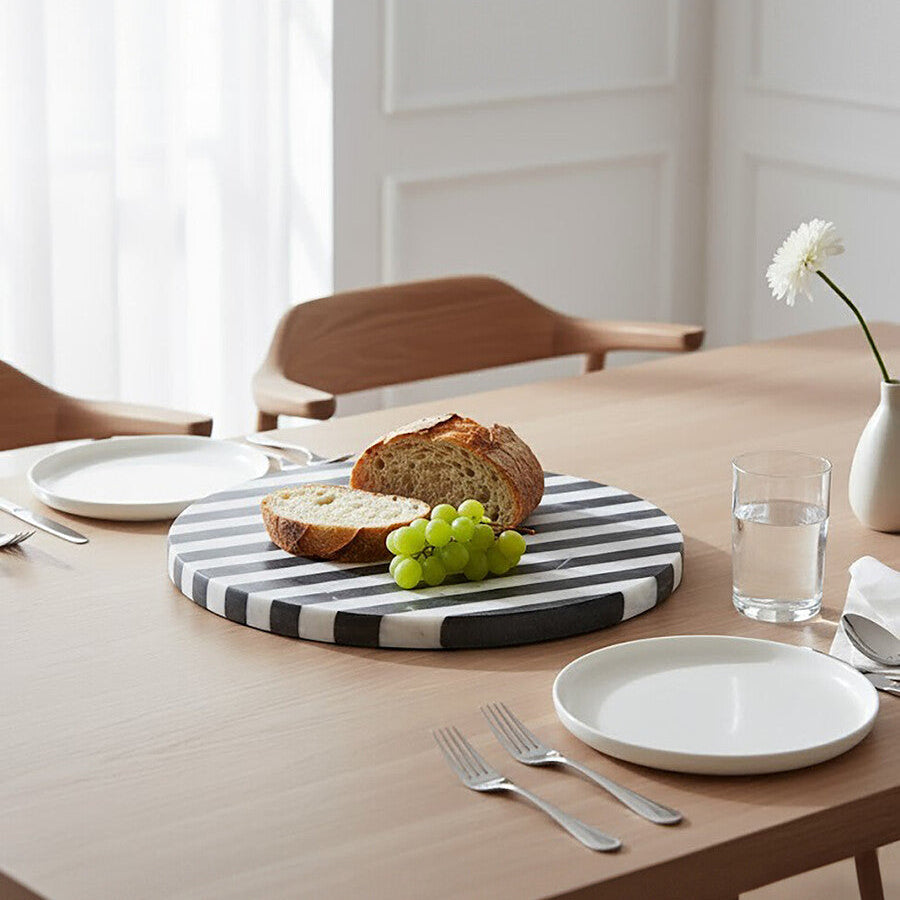 Orsina Soma Small Round Marble Cheese Board – Black and White