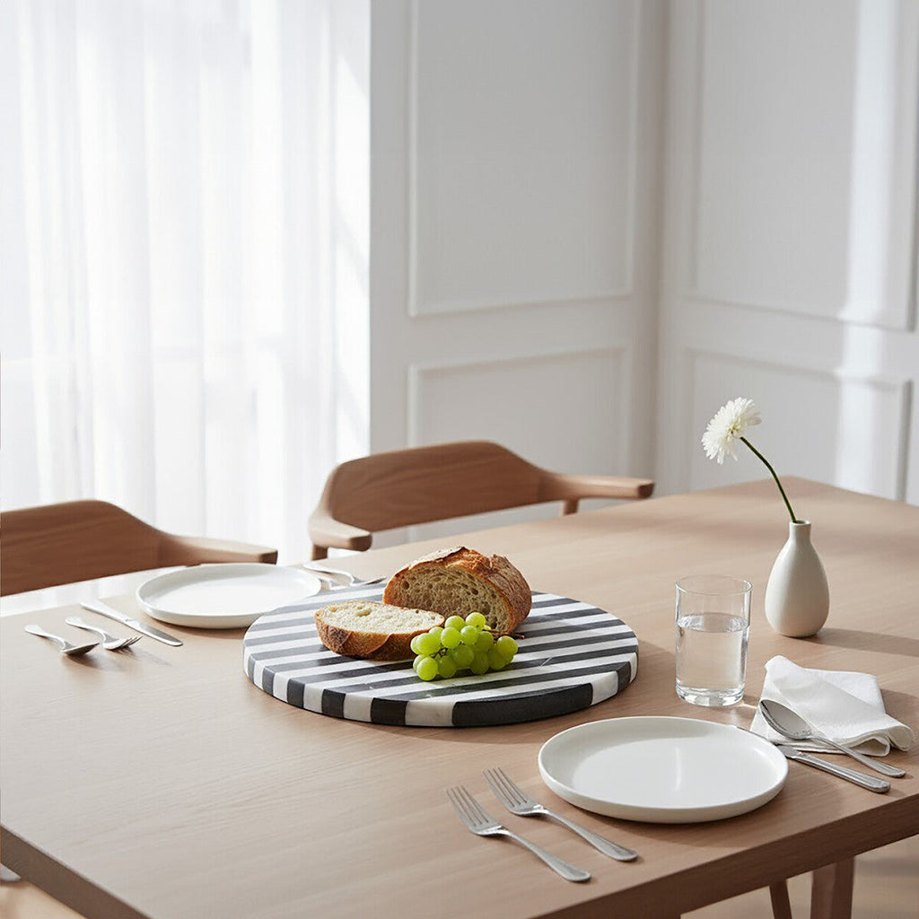 Orsina Soma Small Round Marble Cheese Board – Black and White
