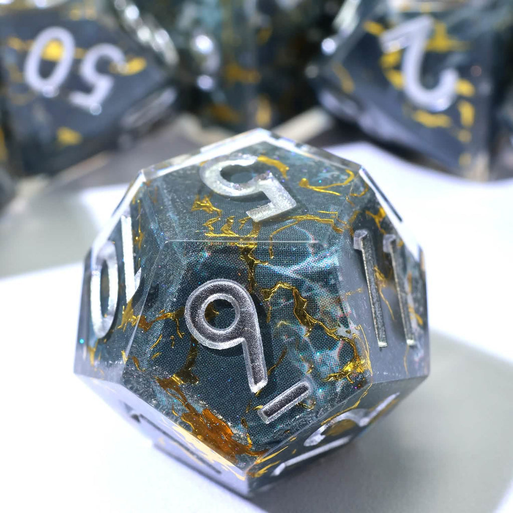 Gilded Void | Sharp Edge Dice | Resin | 7 Piece Set