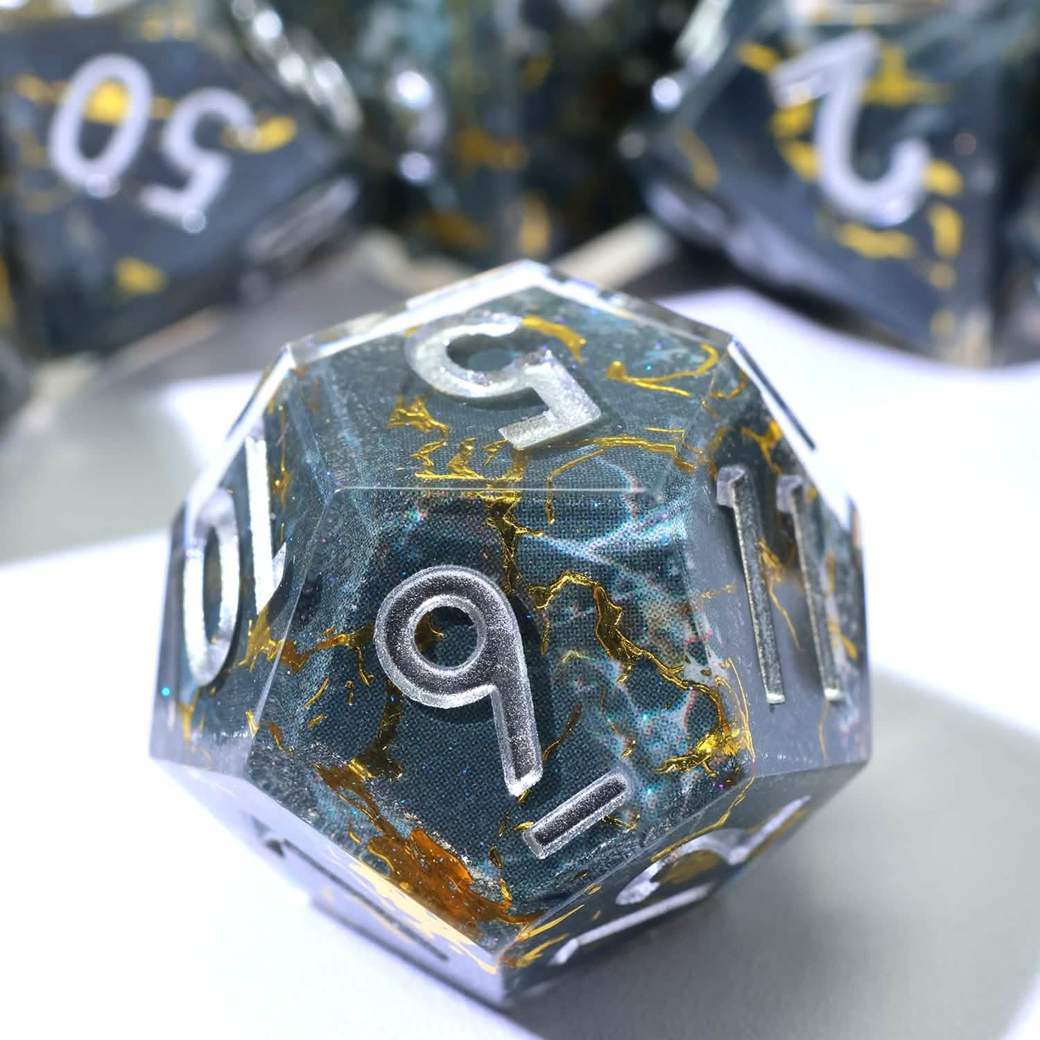 Gilded Void | Sharp Edge Dice | Resin | 7 Piece Set