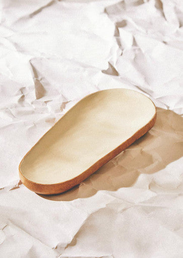 Orsina Kara Small Oval Serving Dish – White Enamel & Mango Wood