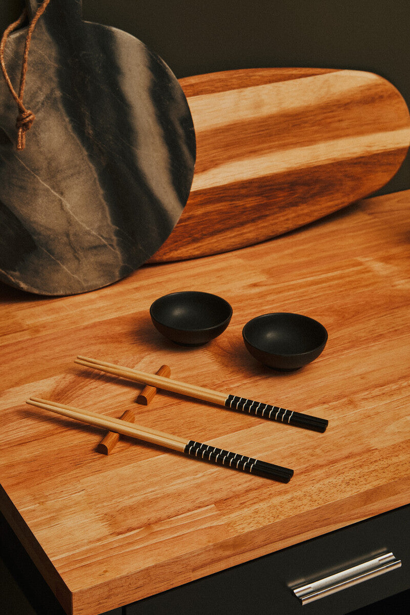 Orsina Kora Acacia Wood Oval Chopping and Serving Board – 2-in-1