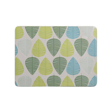 Orsina Green Leaf Placemats – Set of 4 Heat-Resistant Wipe-Clean PVC
