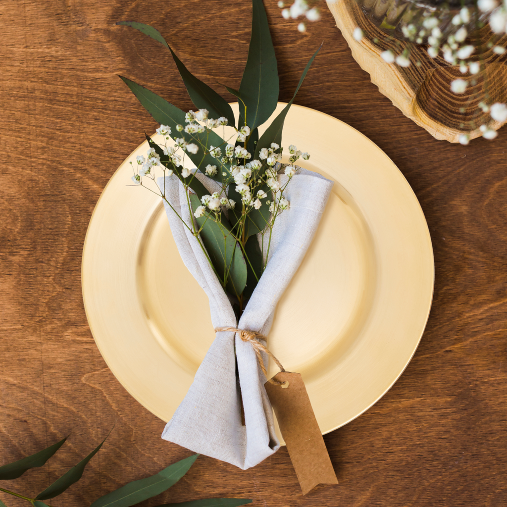 Orsina Dia Flat Gold Charger Plate – Distressed Metallic Table Decor