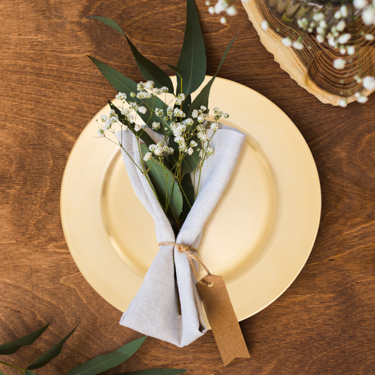Orsina Dia Flat Gold Charger Plate – Distressed Metallic Table Decor