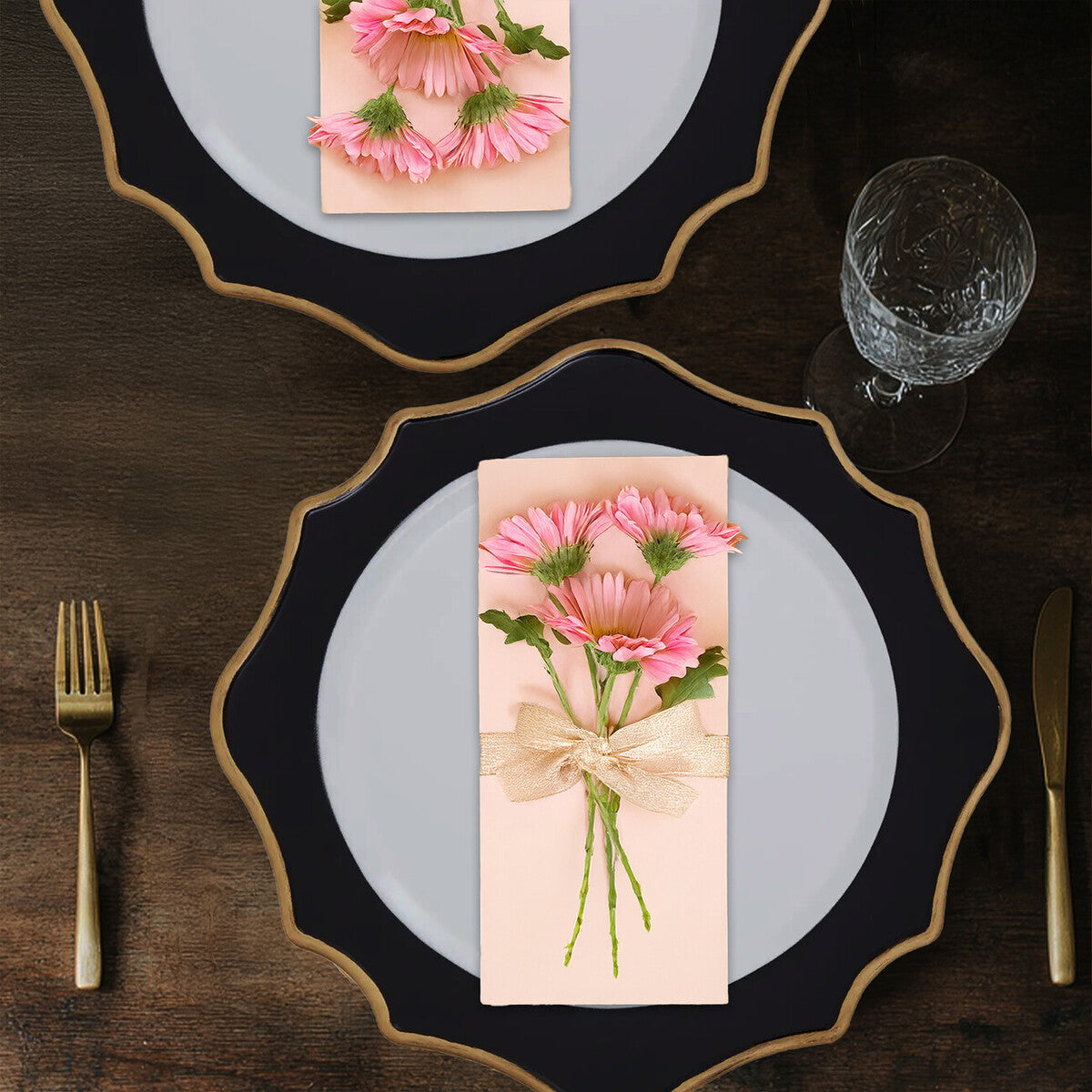 Orsina Dia Scalloped Charger Plate – White and Black Monochrome Decor