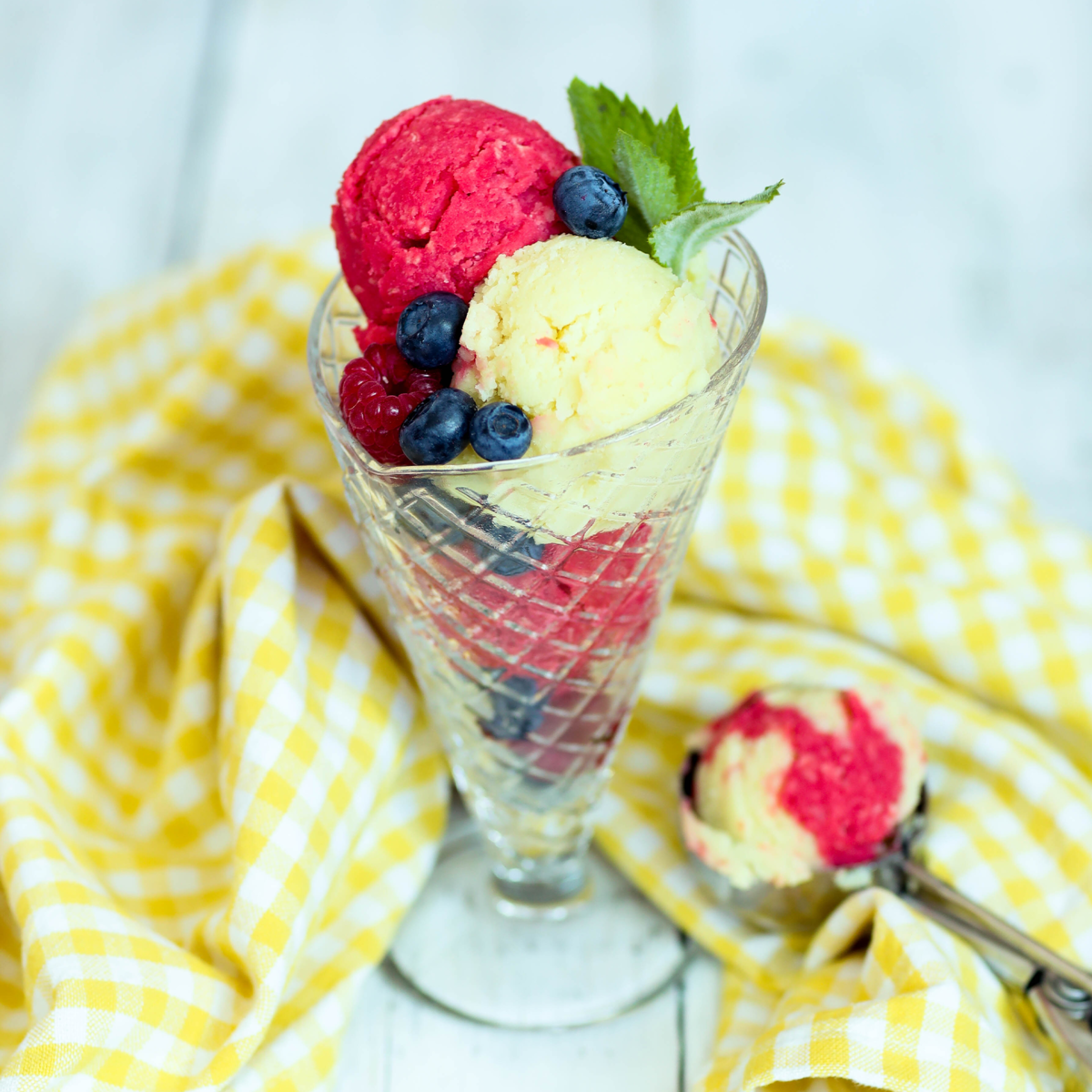 Orsina Torta Tapered Sundae Dishes – Set of 4 Stackable Glassware