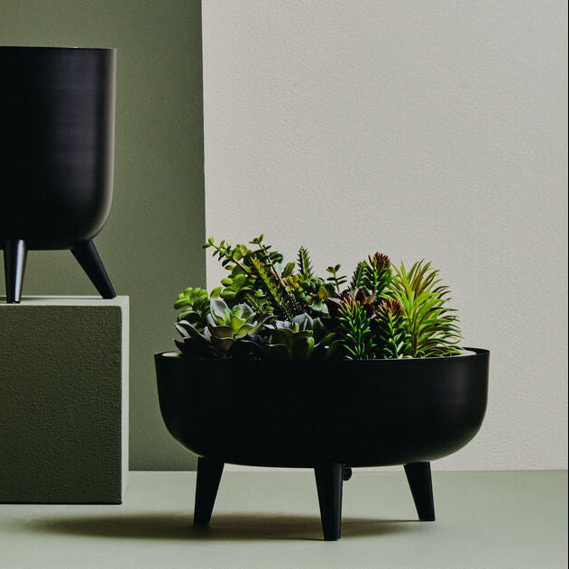 Orsina Alina Black Metal Planter – Modern Round Sculptural Plant Pot