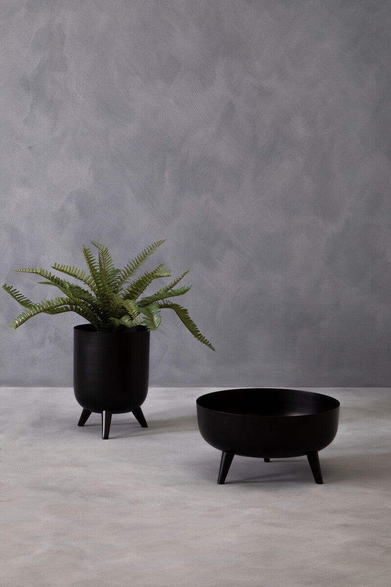Orsina Alina Black Metal Planter – Modern Round Sculptural Plant Pot