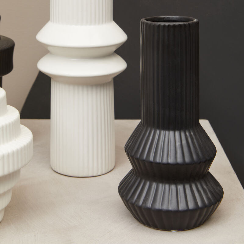 Orsina Fabia Black Ribbed Vase – Matte Ceramic Sculptural Home Decor