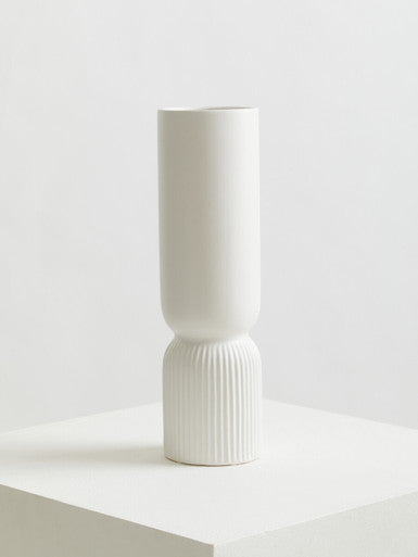Orsina Fia White Ceramic Vase – Minimalist Cylindrical Floral Decor