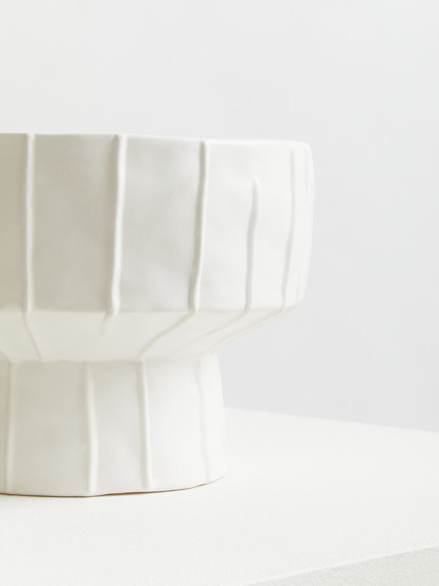 Orsina Fara White Ceramic Vase – Textured Geometric Modern Decor