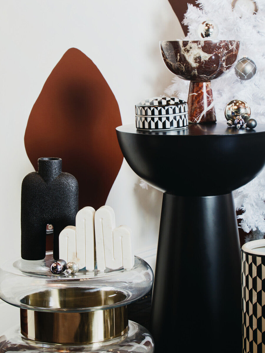 Orsina Broc Large Sculptural Vase – Matte Black Modern Ceramic