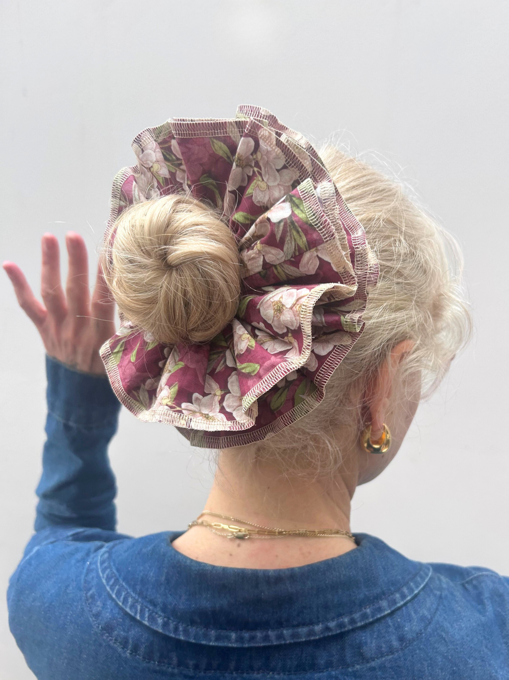 No More Nobody Azaria Organic Cotton Floral Scrunchie – Burgundy