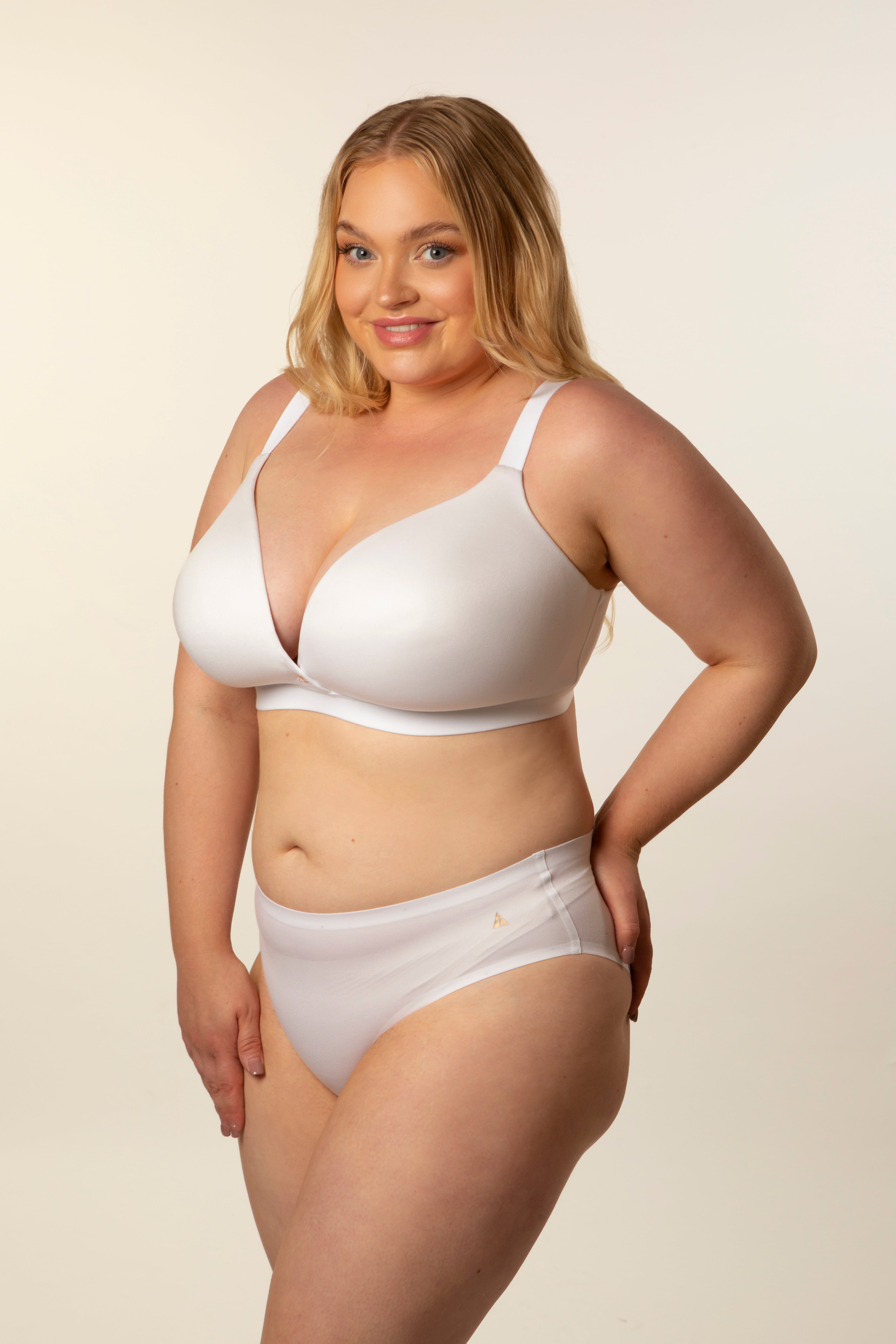 Freedom Underwear Seamless Wireless Support Bra - White Everyday Comfort
