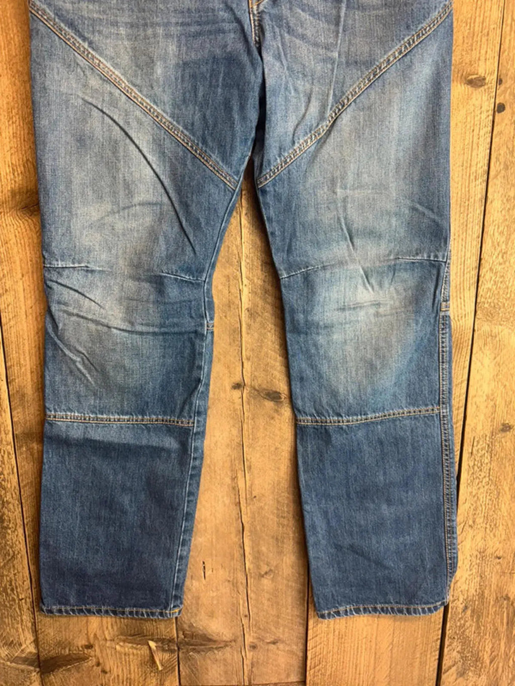 Vintage pair of men’s Y2K FCUK Jeans 36x34