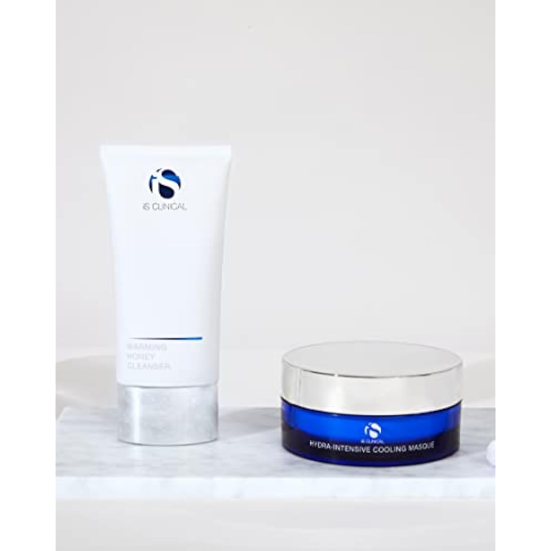 iS CLINICAL Warm Up, Cool Down Facial - Hydrating Exfoliating Treatment