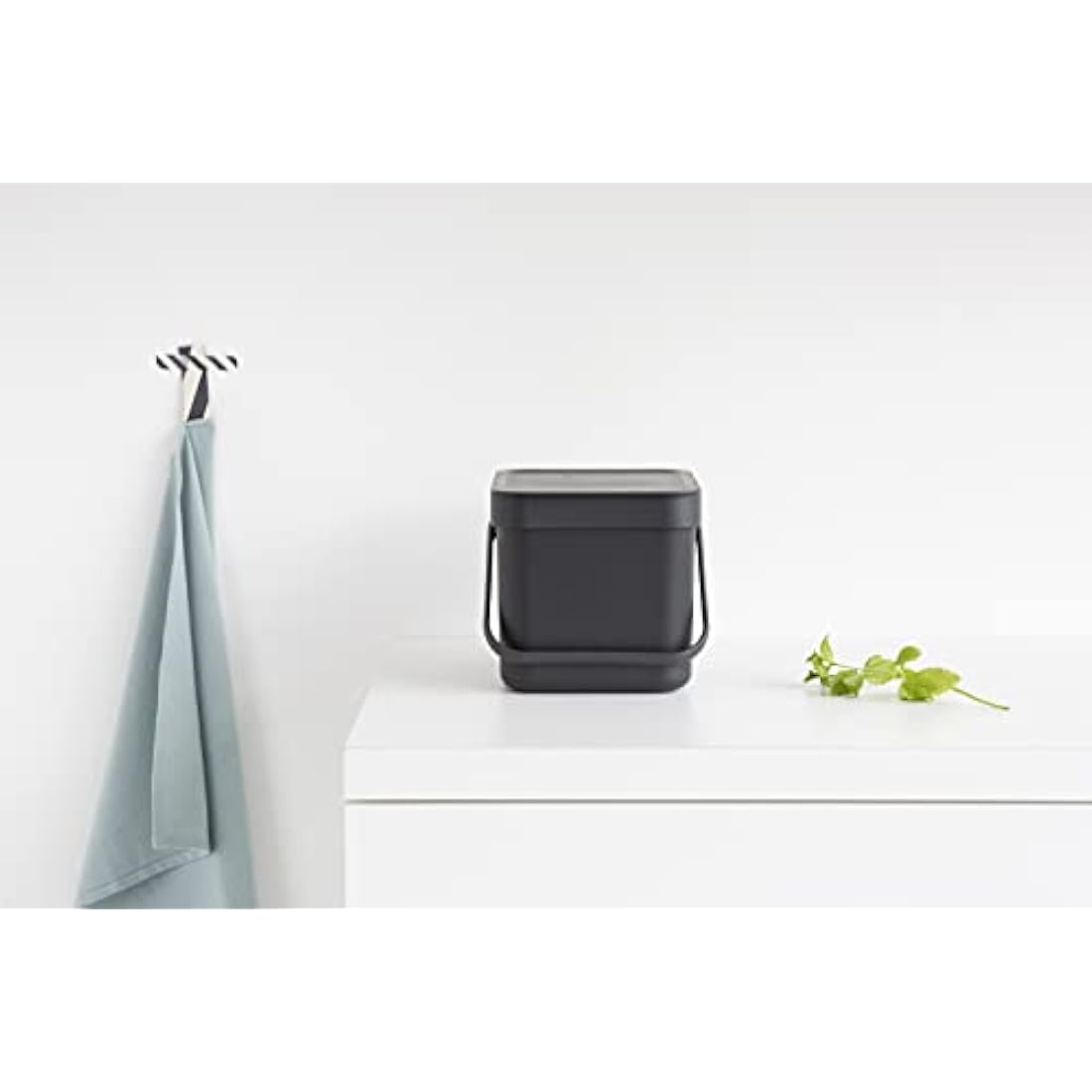 Brabantia Food Waste Bin – 6L Kitchen Compost Caddy with Wall Mount