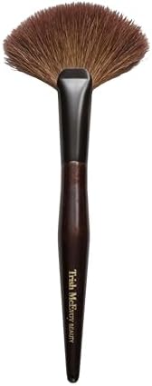 Trish McEvoy Brush 62 Fan Brush – Professional Highlighting Beauty Tool