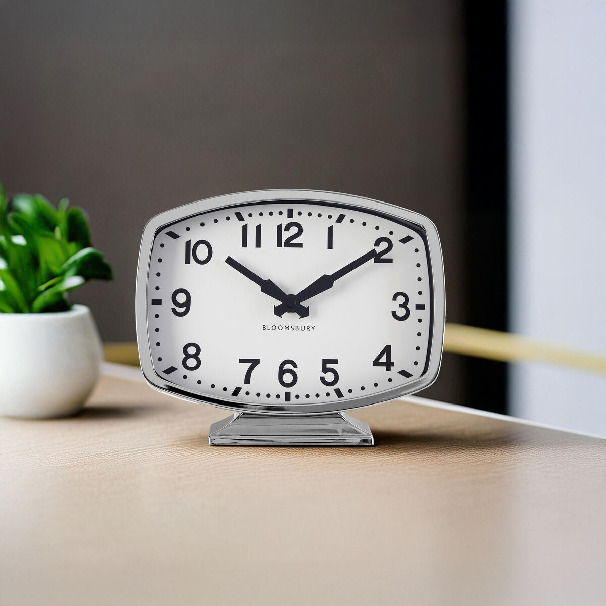 Orsina Bailie Table Clock – Modern Silver Chrome Minimalist Desk Clock