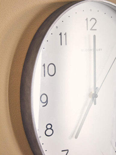 Orsina Elko Oval Wall Clock – Modern Silver Metallic Minimalist Decor