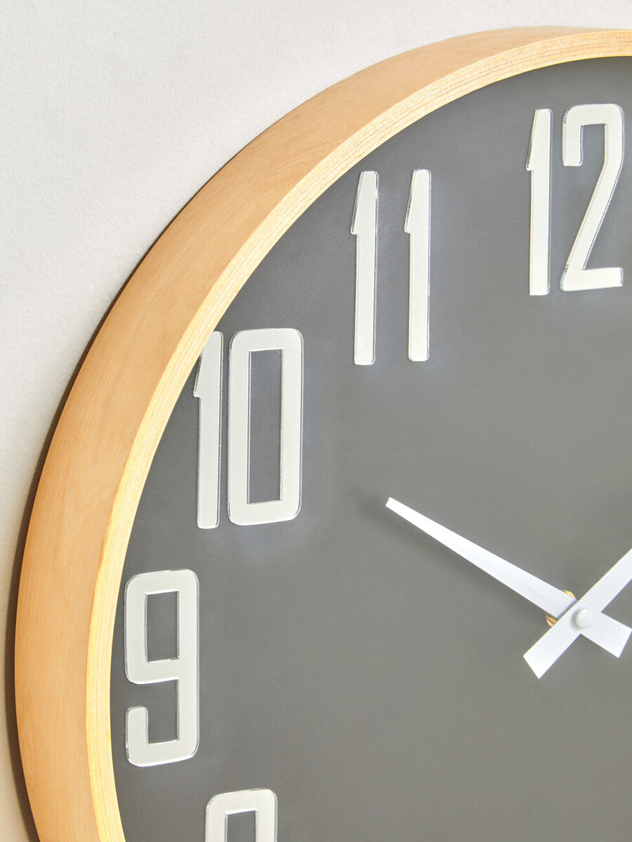 Orsina Vitus Black Wall Clock – Modern Round Design with Natural Trim