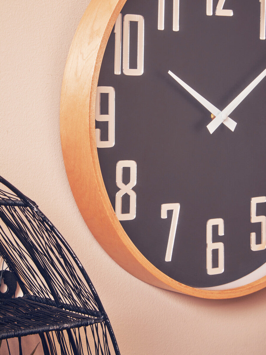 Orsina Vitus Black Wall Clock – Modern Round Design with Natural Trim