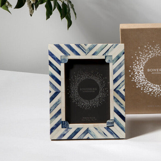 Orsina Bowerbird 4x6 Chevron Photo Frame – Modern Geometric Decor