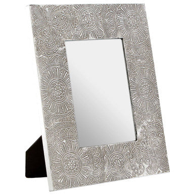 Orsina Bowerbird 5x7 Silver Etched Photo Frame | Metal Tabletop Decor