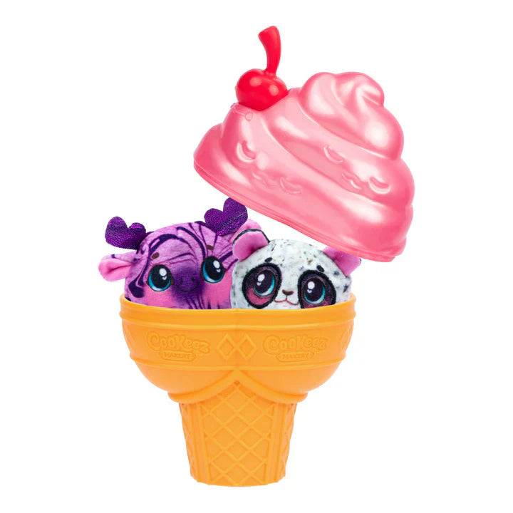 Cookeez Makery Yum Yumz 2-Pack Scented Surprise Plush Ice Cream Toys