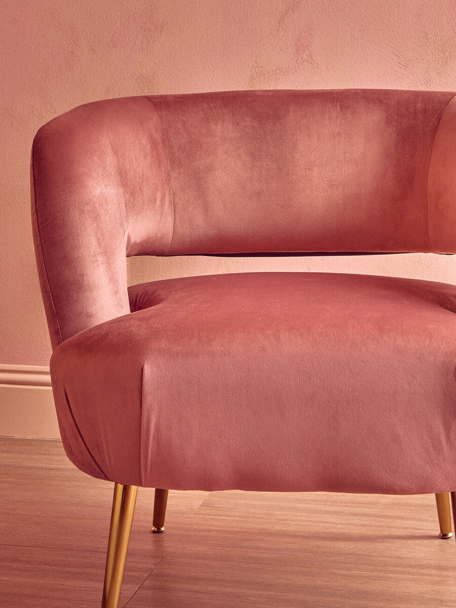 Orsina Larissa Pink Velvet Curved Accent Chair | Modern Bedroom Seating