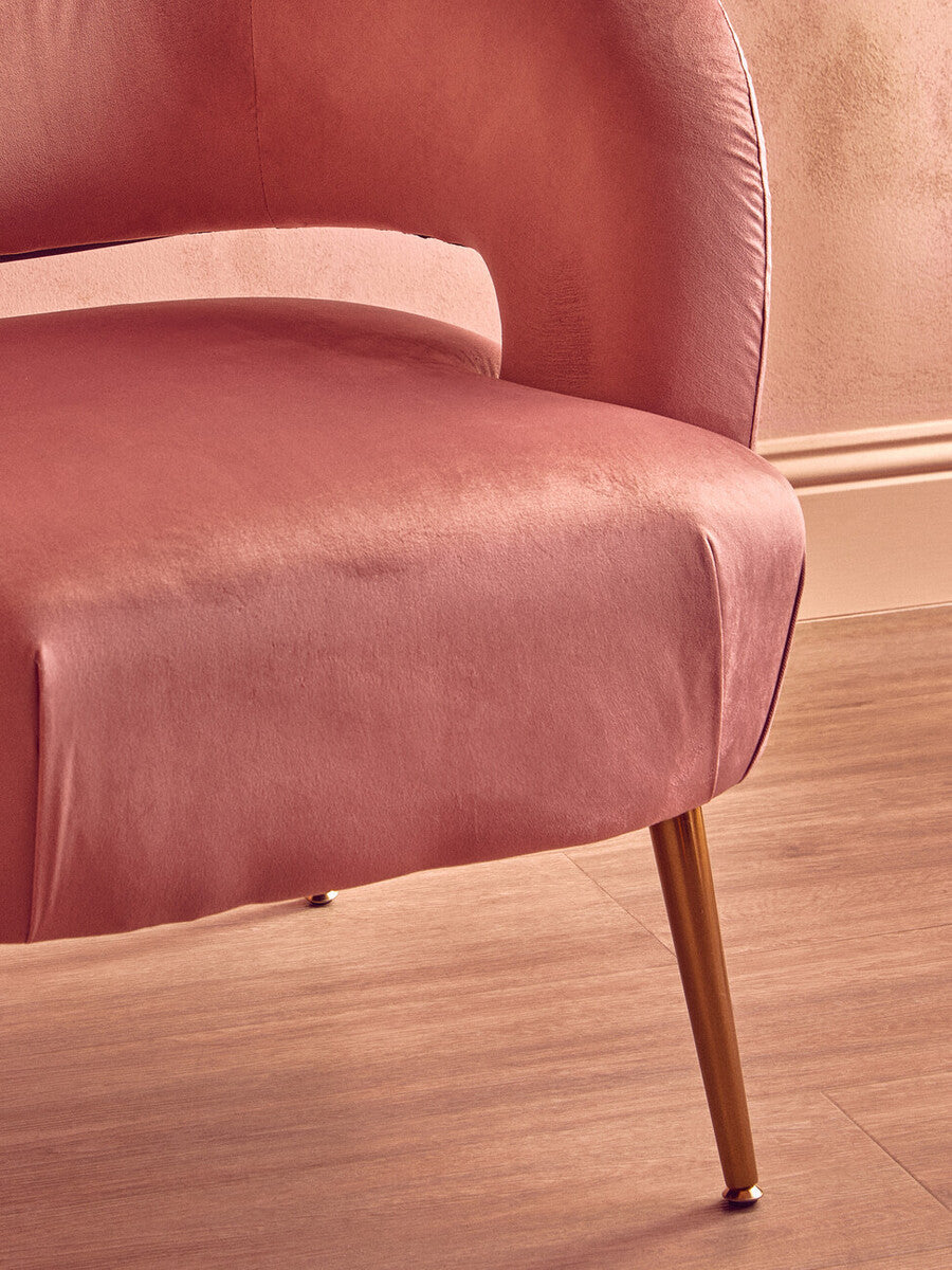 Orsina Larissa Pink Velvet Curved Accent Chair | Modern Bedroom Seating